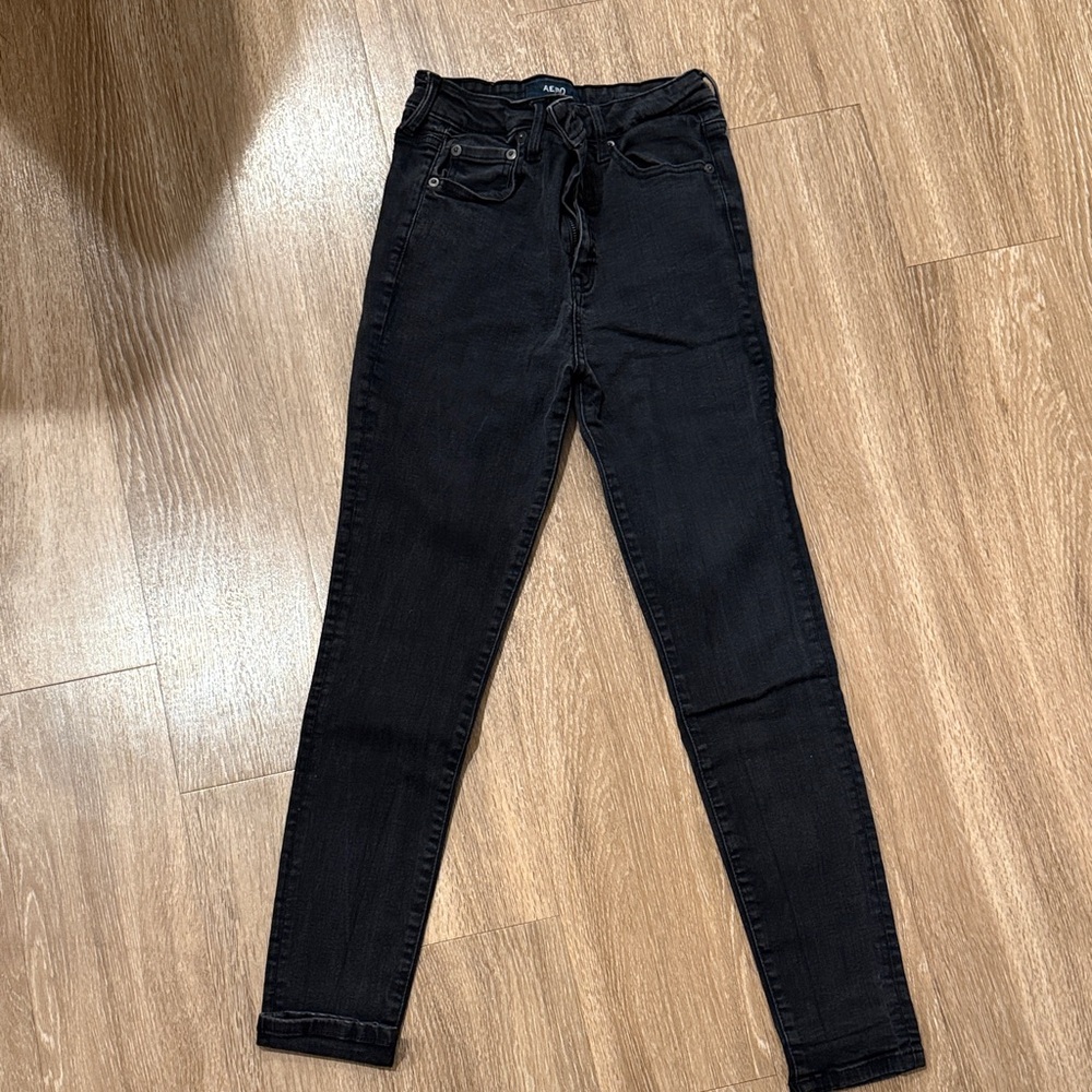 Women's Skinny Jeans in Black